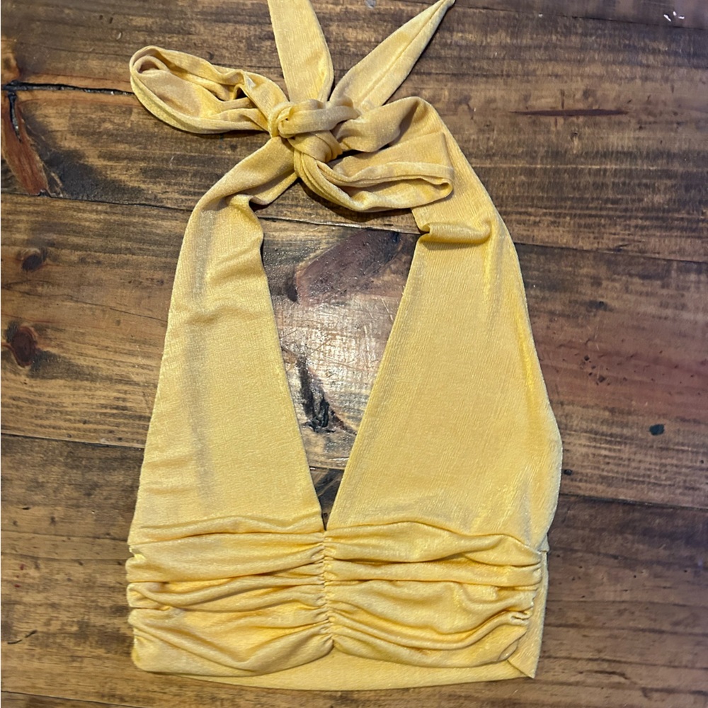 Speckle yellow size medium not sure of brand crop top